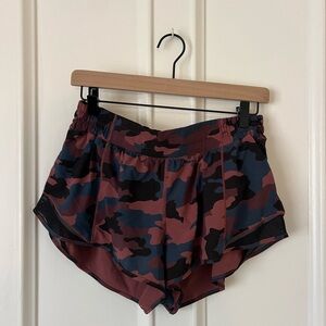 NWOT Lululemon Hotty hot Women’s Camouflage Running Shorts